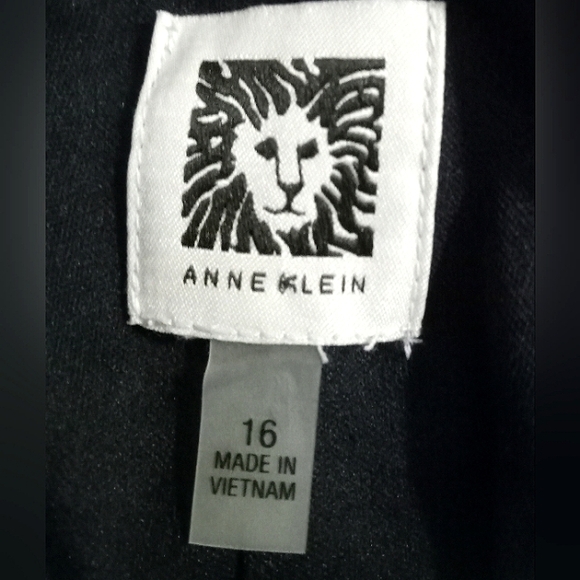 Anne Klein Women's Sz 16 navy & light cream NWT 3/4 sleeve dress. - Picture 3 of 4